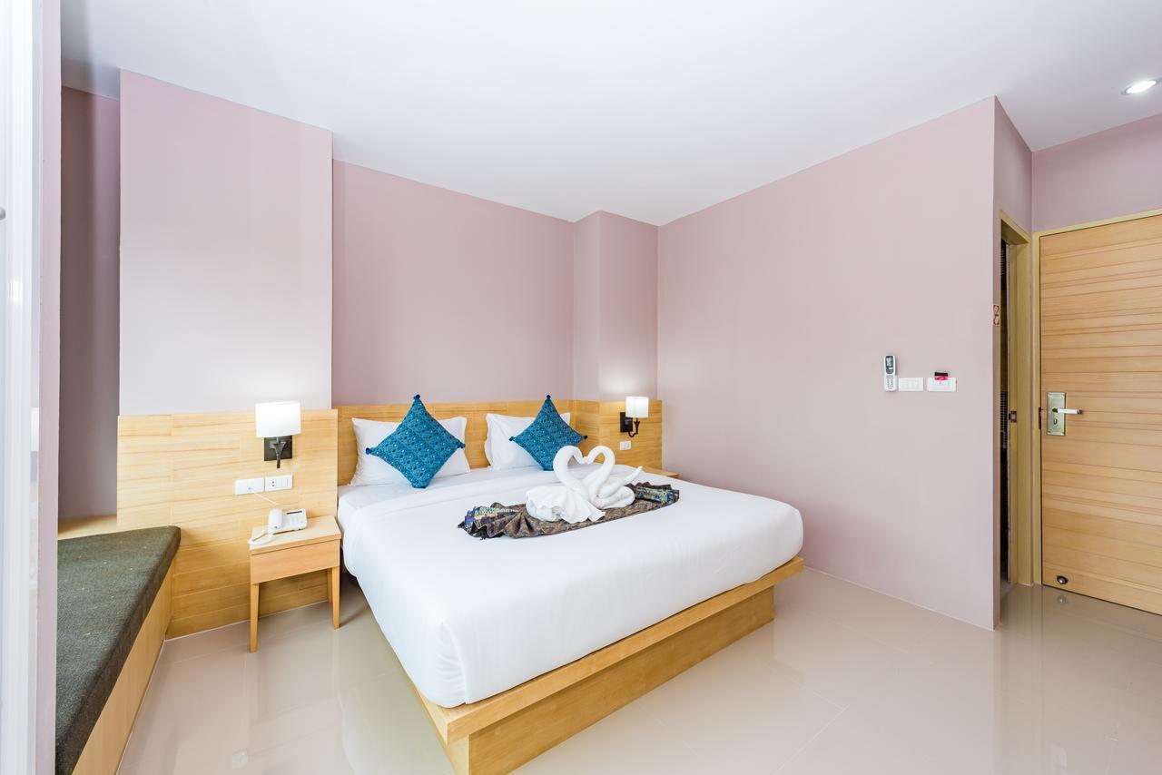 Royal Luxury Hotel Patong Exterior foto